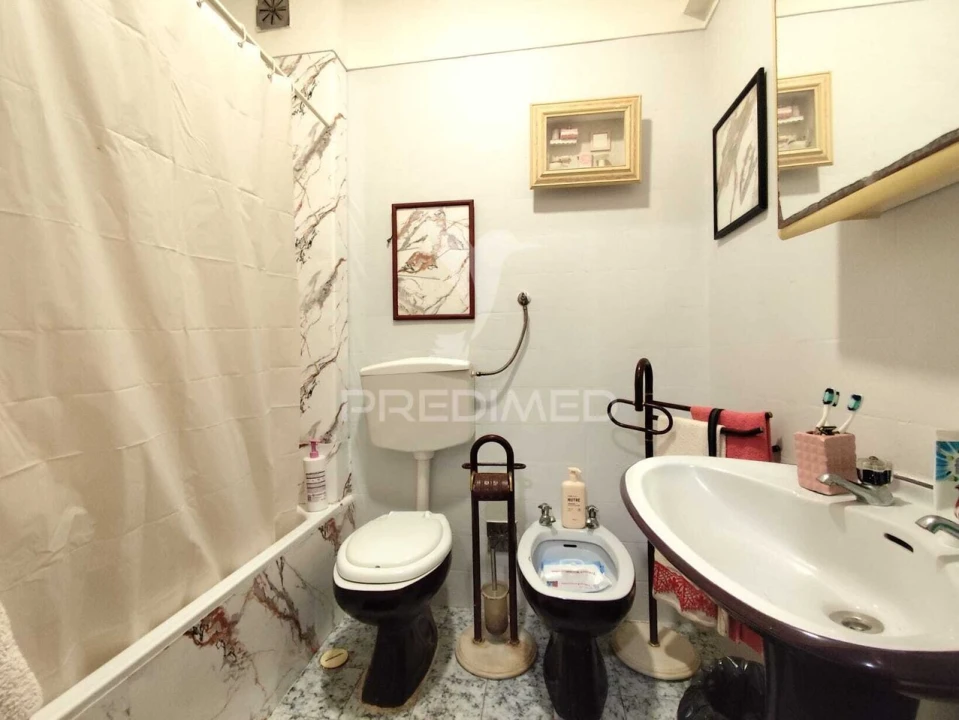 Apartamento T2 para Venda em Laranjeiro e Feijó Foto 40