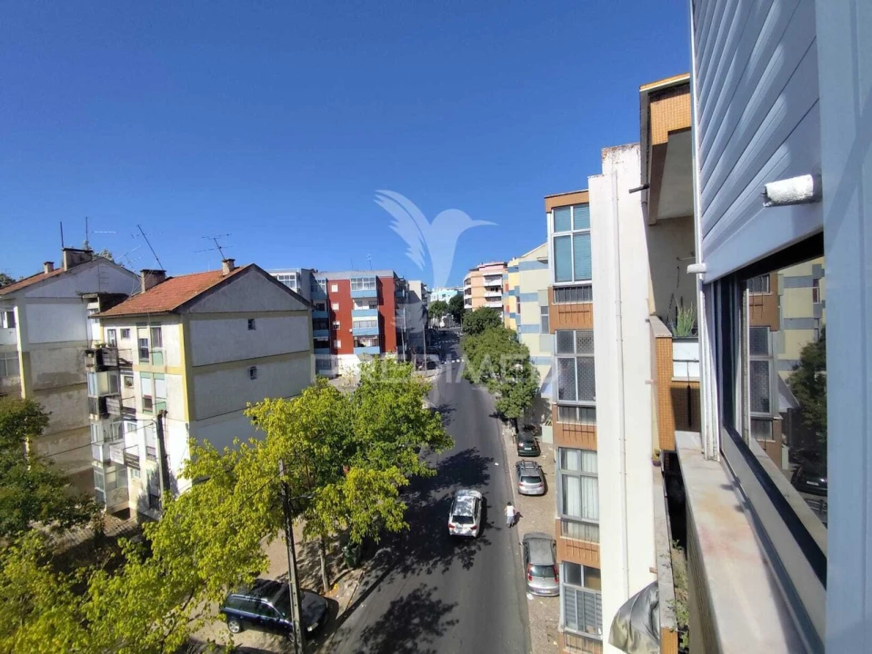 Apartamento T2 para Venda em Laranjeiro e Feijó Foto 31