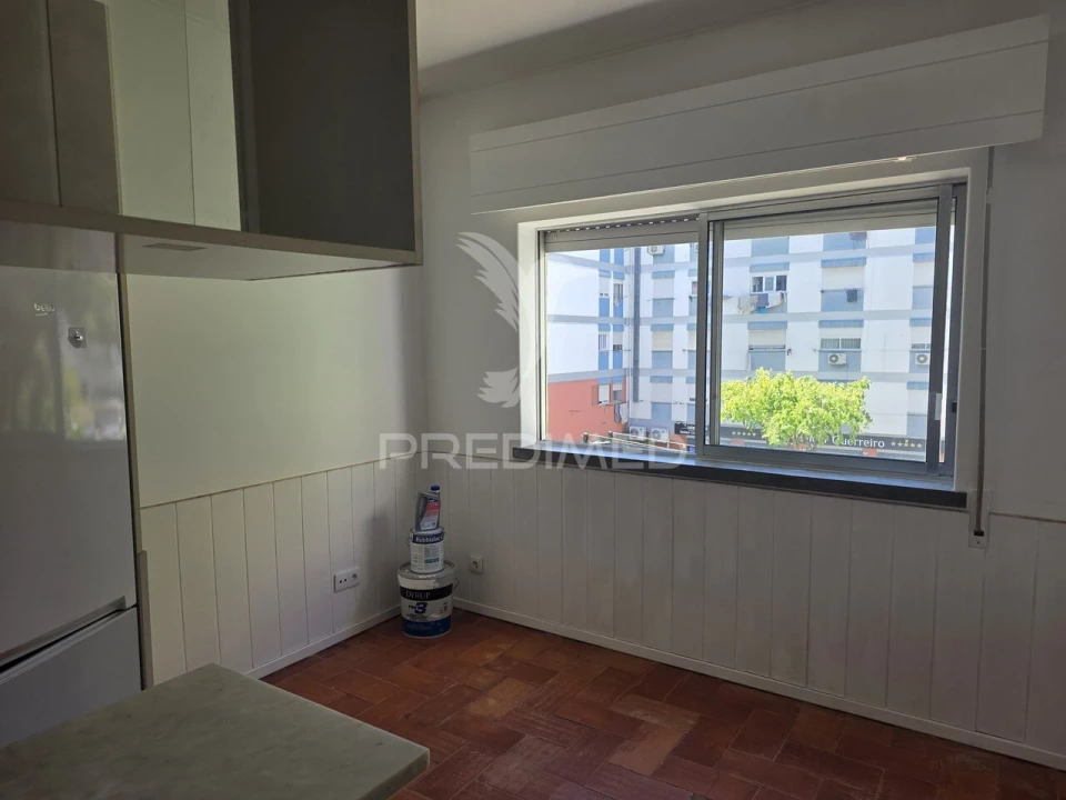 Apartamento T1 para Venda em Corroios Foto 14