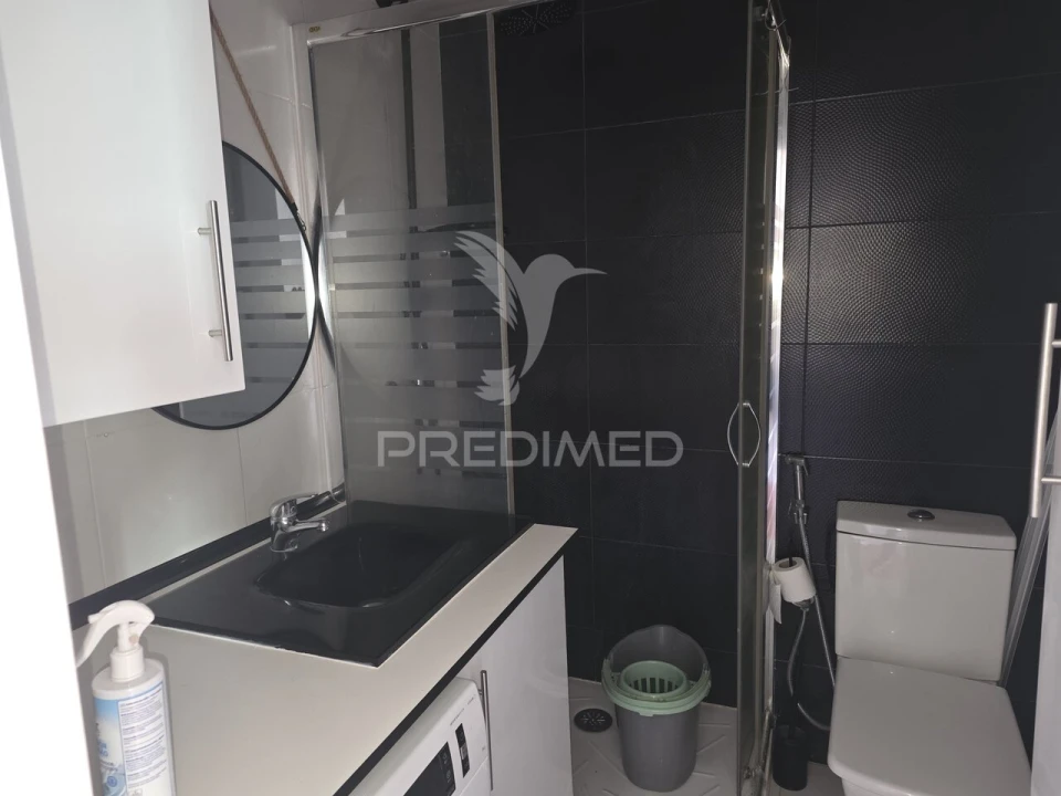Apartamento T1 para Venda em Corroios Foto 7