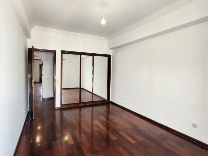 Apartamento T2 para Venda em Lumiar Foto 12