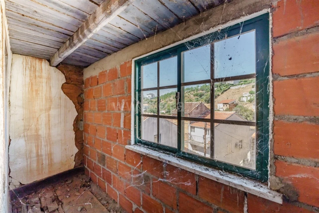 Moradia T3 para Venda em Casegas e Ourondo Foto 7