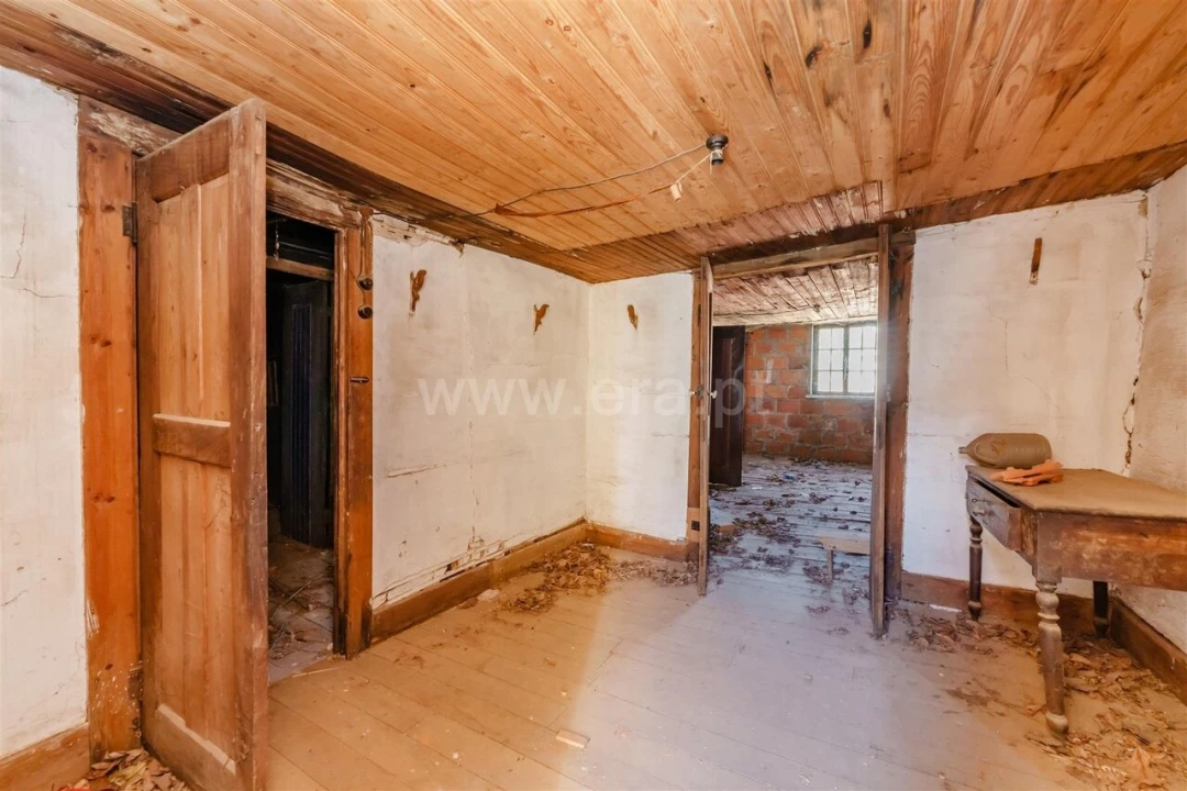 Moradia T3 para Venda em Casegas e Ourondo Foto 4