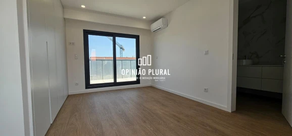 Apartamento T4 para Venda em Gulpilhares e Valadares