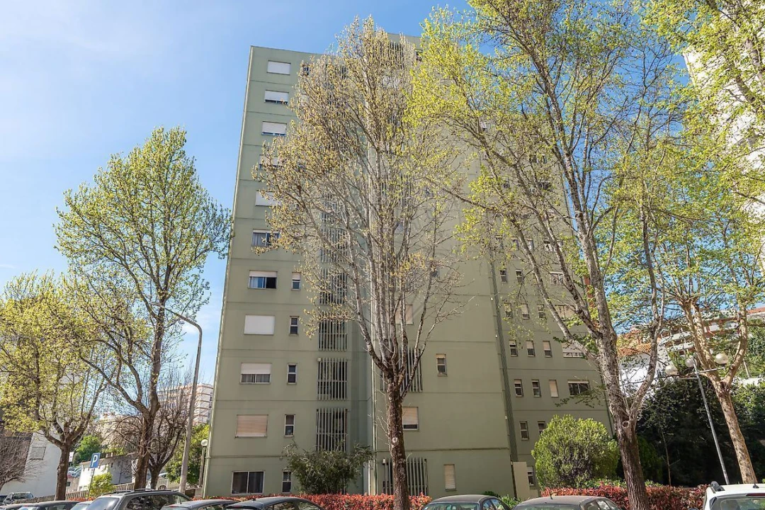 Apartamento T4 para Venda em Santo Antonio dos Olivais Foto 4