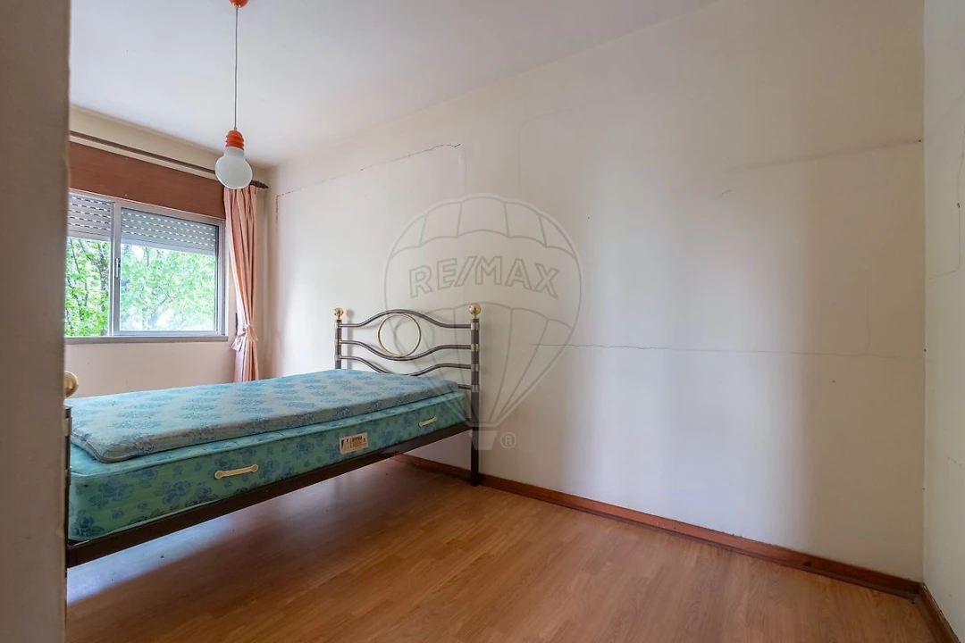 Apartamento T4 para Venda em Santo Antonio dos Olivais Foto 22