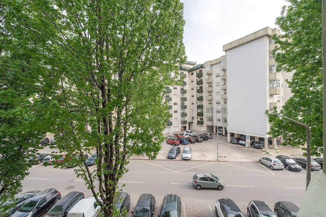 Apartamento T4 para Venda em Santo Antonio dos Olivais Foto 29