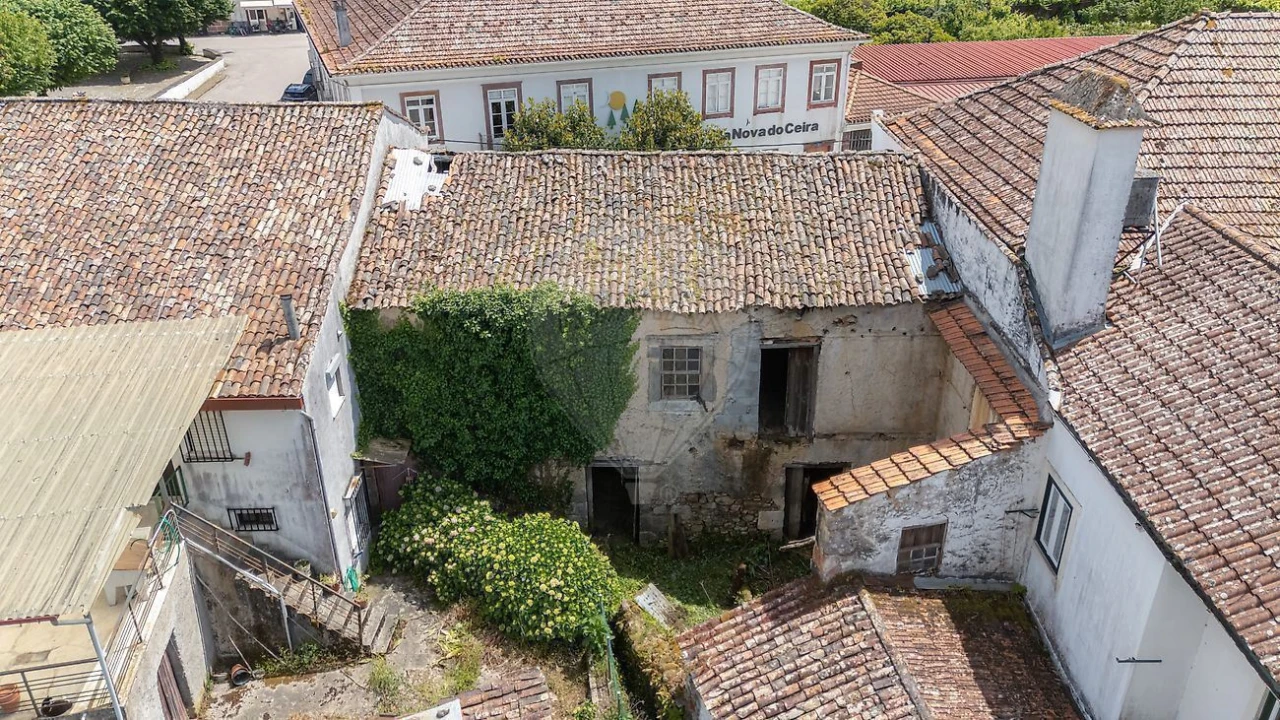 Moradia T4 para Venda em Vila Nova do Ceira Foto 18