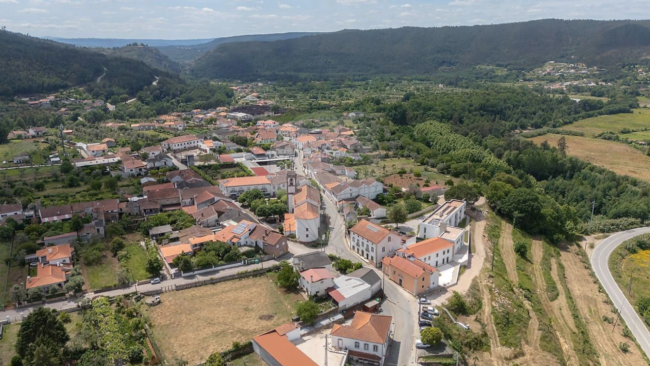 Moradia T4 para Venda em Vila Nova do Ceira Foto 22