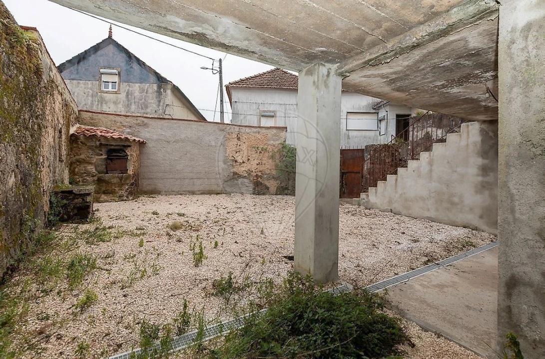 Moradia T2 para Venda em Alvares Foto 20