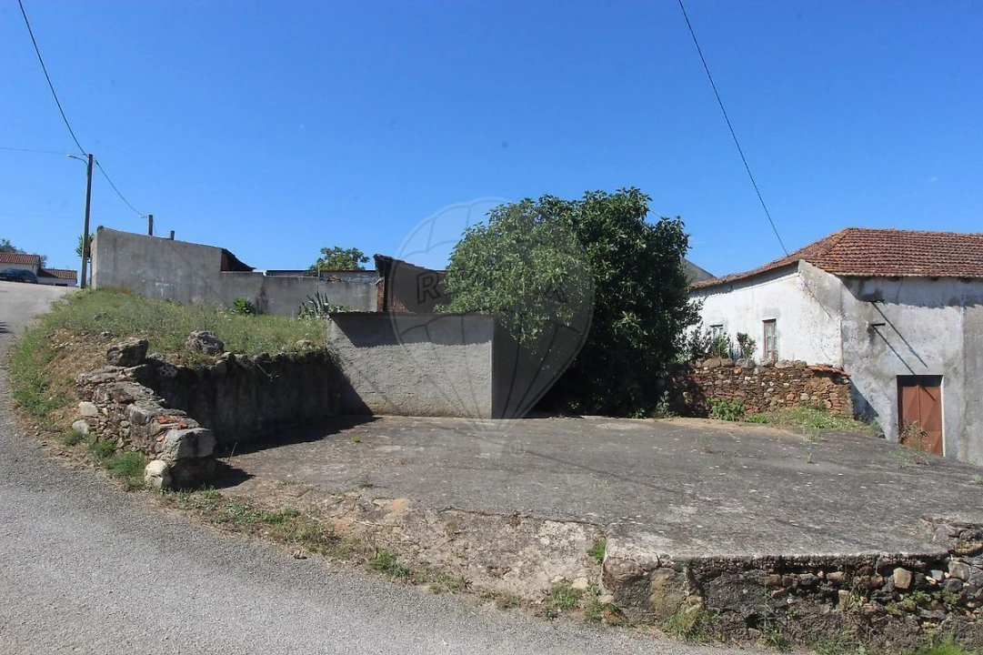 Moradia T4 para Venda em Pombeiro da Beira Foto 4