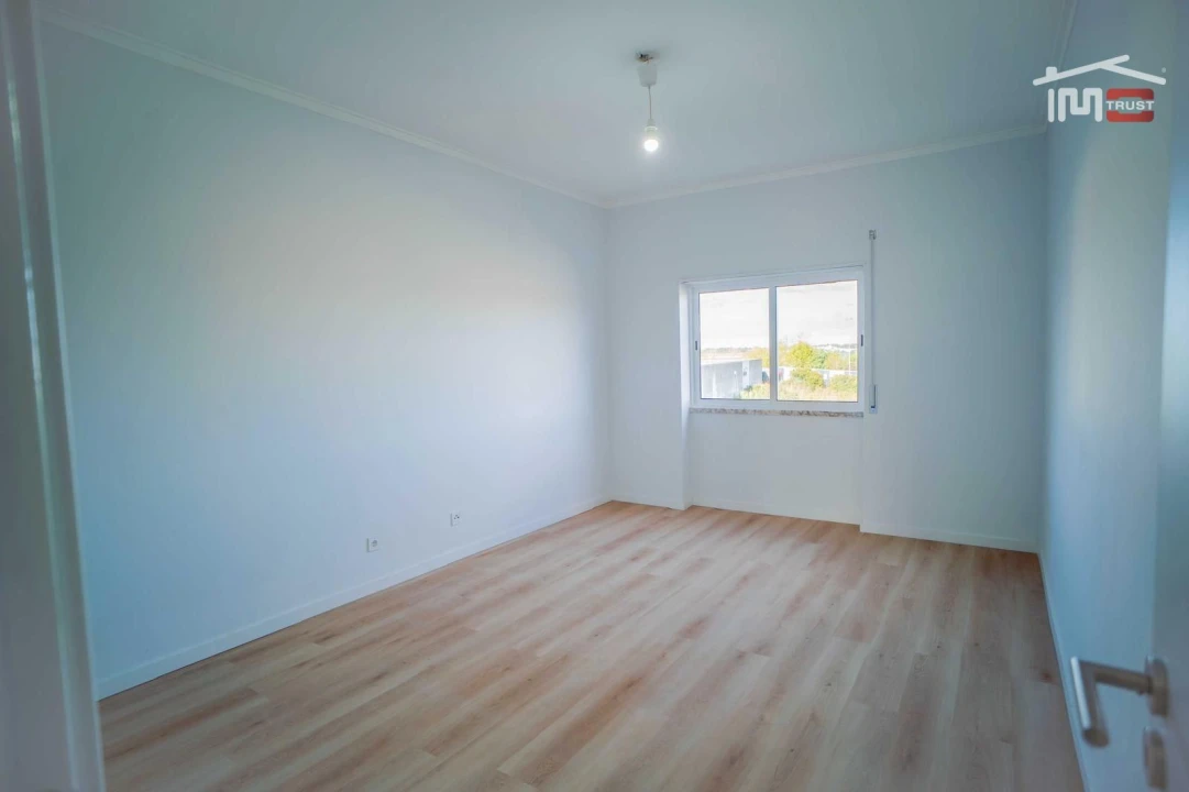 Apartamento T2 para Venda em Seixal, Arrentela e Aldeia de Paio Pires Foto 4