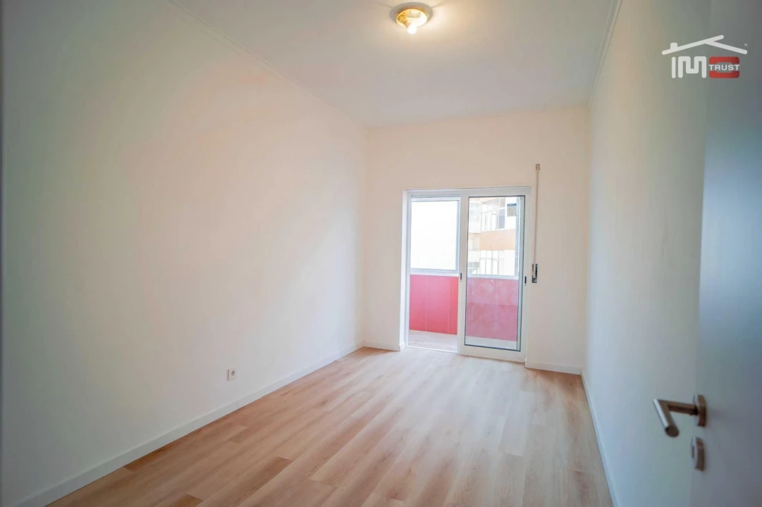 Apartamento T2 para Venda em Seixal, Arrentela e Aldeia de Paio Pires Foto 7