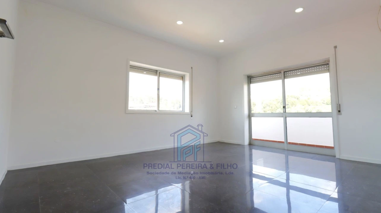 Apartamento T3 para Venda em Fânzeres e São Pedro da Cova Foto 3