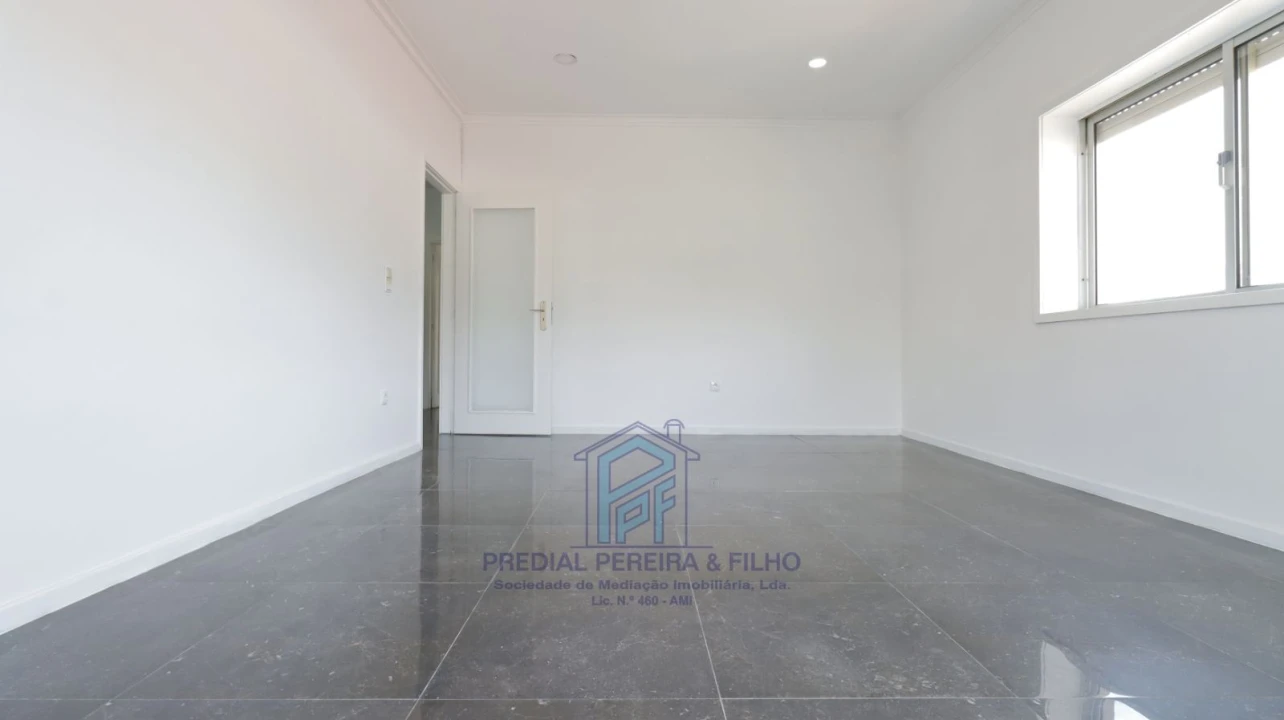 Apartamento T3 para Venda em Fânzeres e São Pedro da Cova Foto 5