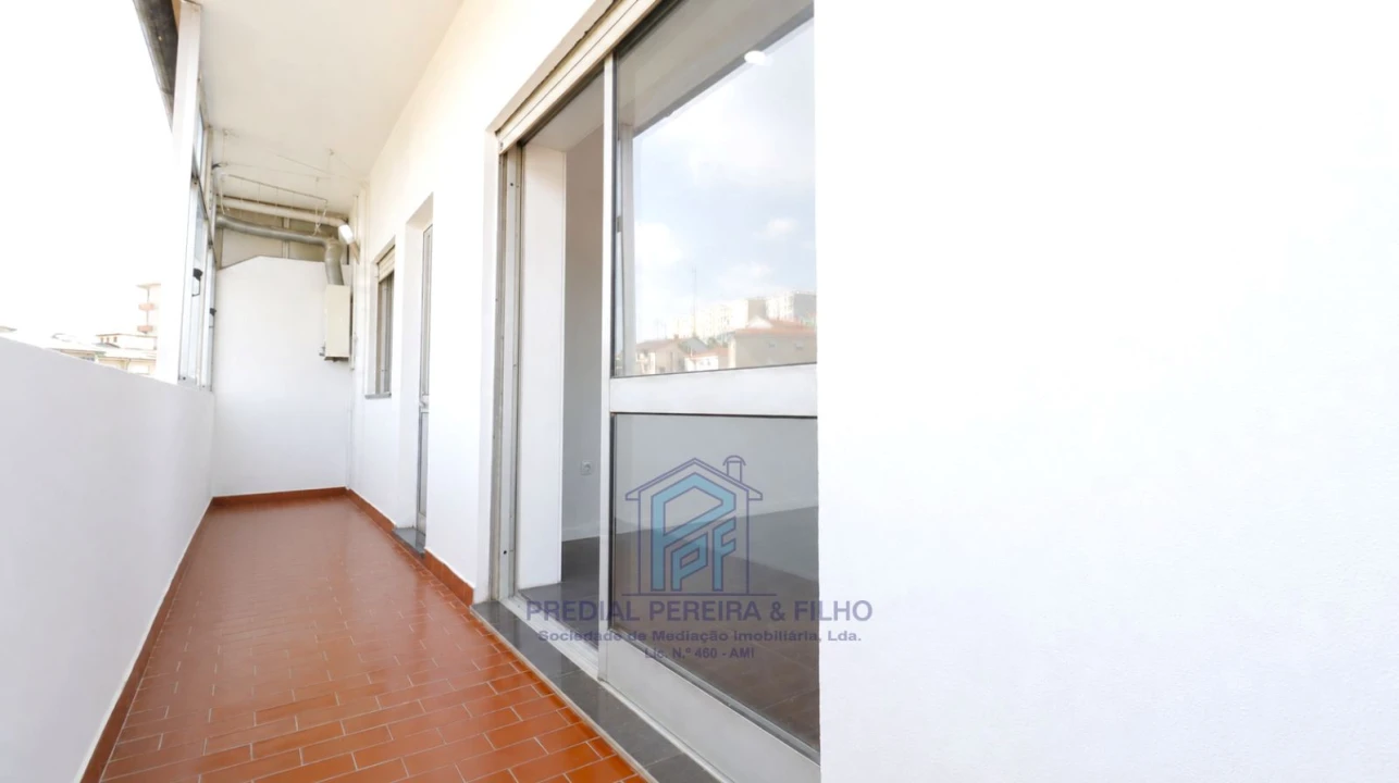 Apartamento T3 para Venda em Fânzeres e São Pedro da Cova Foto 8