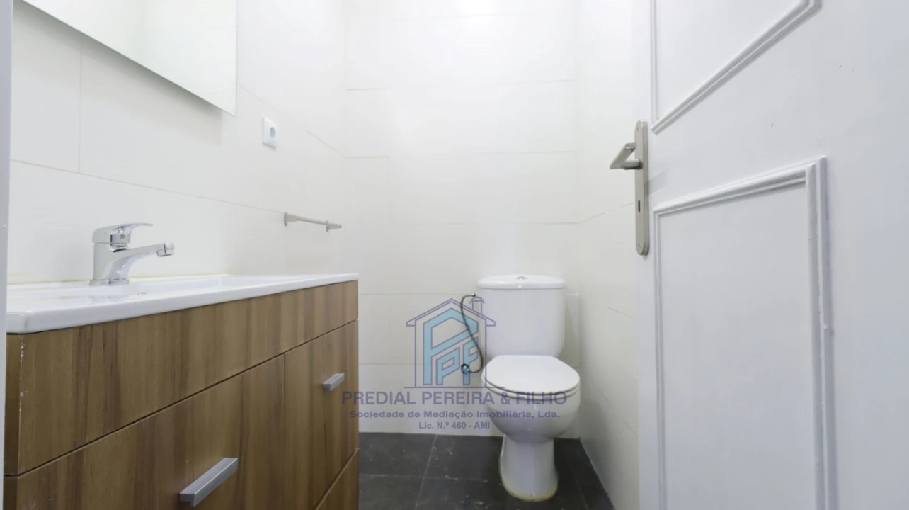 Apartamento T3 para Venda em Fânzeres e São Pedro da Cova Foto 14
