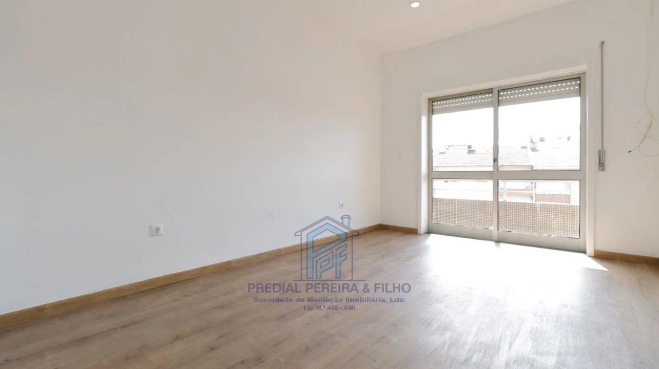 Apartamento T3 para Venda em Fânzeres e São Pedro da Cova Foto 15