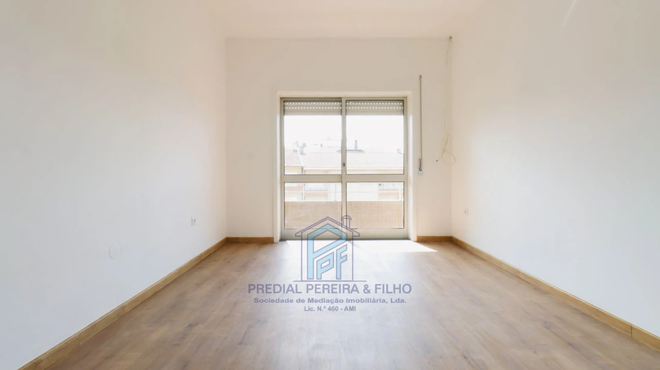Apartamento T3 para Venda em Fânzeres e São Pedro da Cova Foto 16