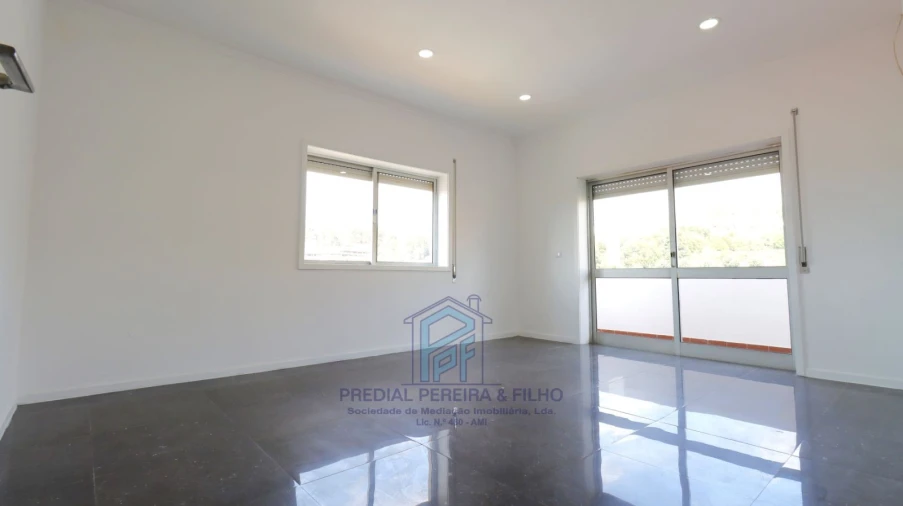 Apartamento T3 para Venda em Fânzeres e São Pedro da Cova Foto 3