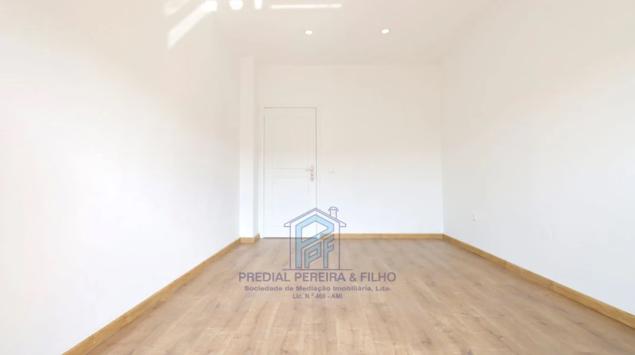 Apartamento T3 para Venda em Fânzeres e São Pedro da Cova Foto 17