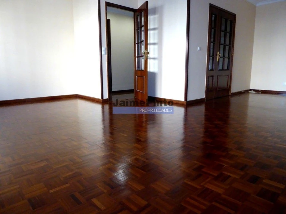 Apartamento T3 para Arrendamento em Cedofeita, Santo Ildefonso, Sé, Miragaia, São Nicolau e Vitória Foto 1