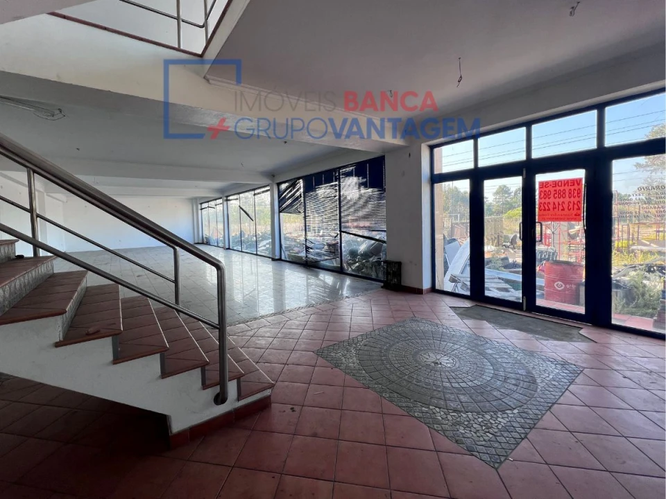 Armazém para Venda em Quinta do Anjo Foto 5