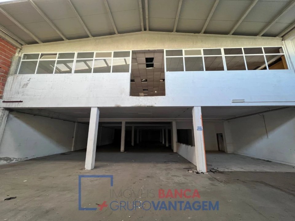 Armazém para Venda em Quinta do Anjo Foto 18