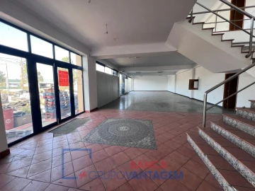 Armazém para Venda em Quinta do Anjo