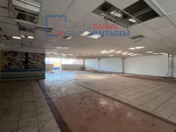 Armazém para Venda em Quinta do Anjo