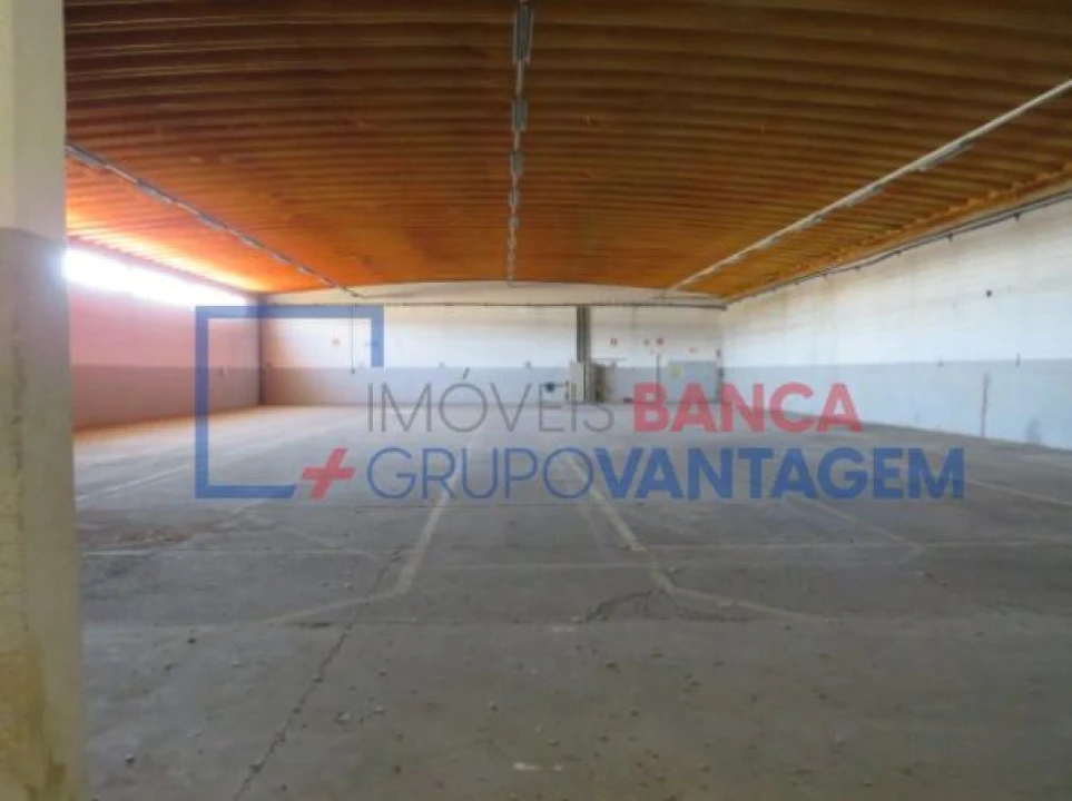 Armazém para Venda em Muge Foto 4