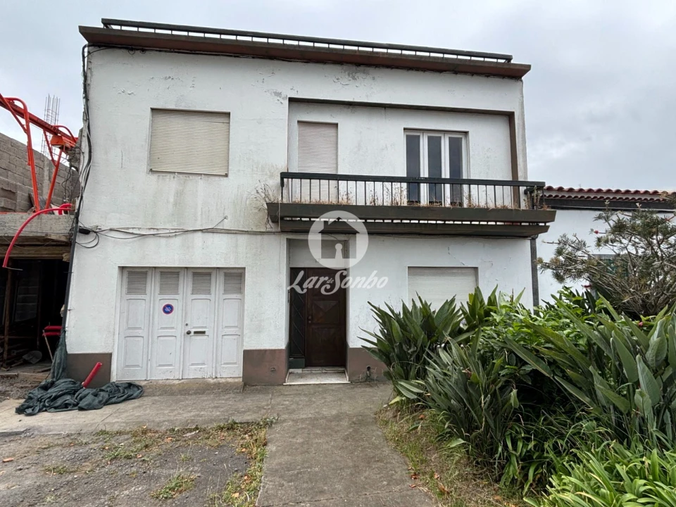 Moradia T4 para Venda em Ponta Delgada (São José) Foto 3