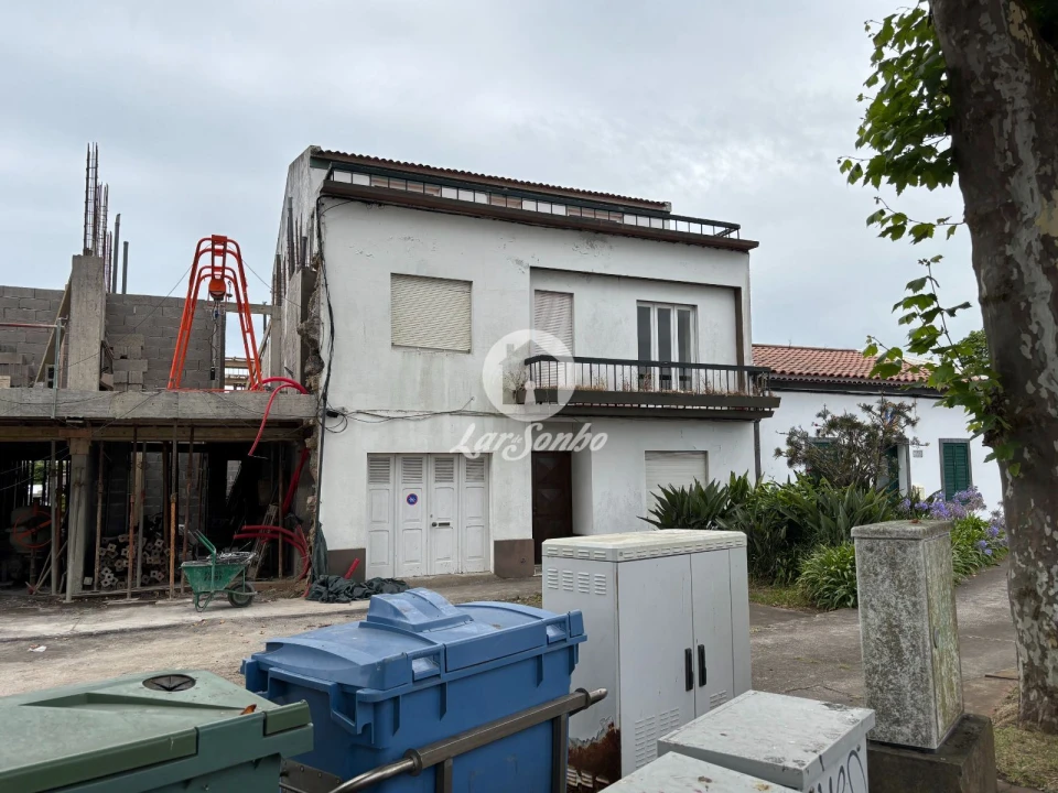 Moradia T4 para Venda em Ponta Delgada (São José) Foto 4