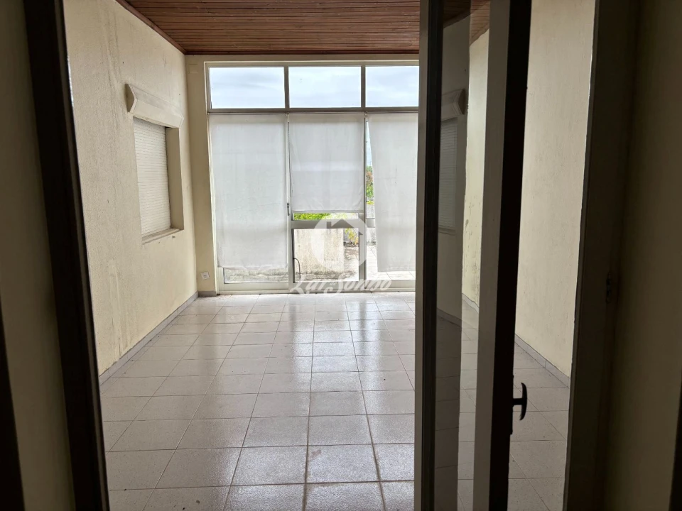 Moradia T4 para Venda em Ponta Delgada (São José) Foto 15