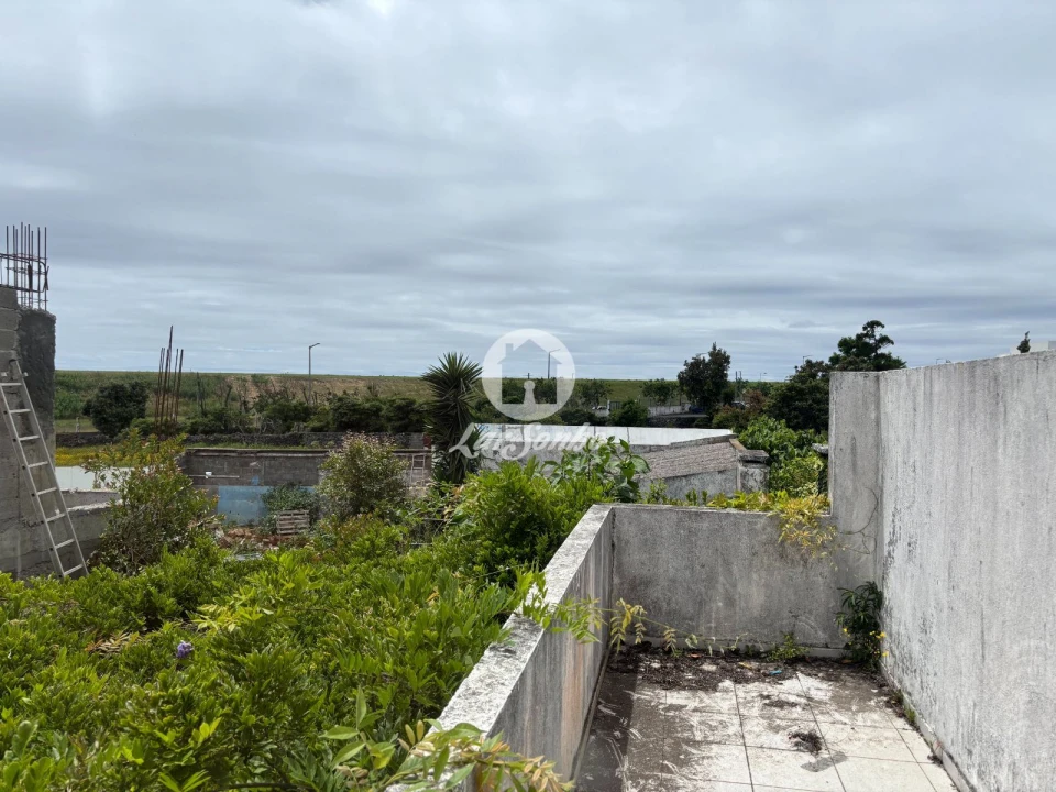 Moradia T4 para Venda em Ponta Delgada (São José) Foto 19