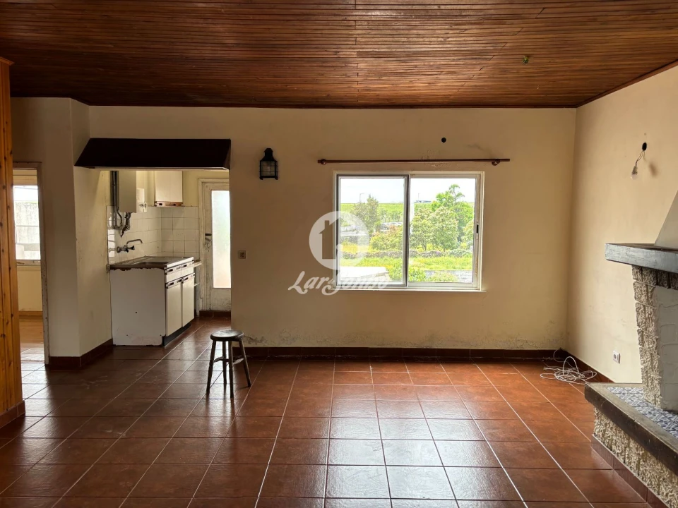 Moradia T4 para Venda em Ponta Delgada (São José) Foto 21