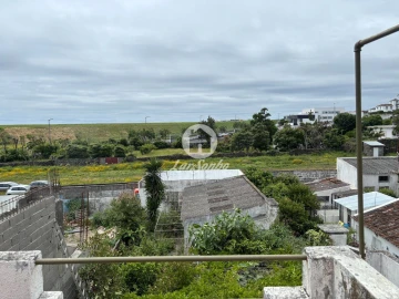 Moradia T4 para Venda em Ponta Delgada (São José)