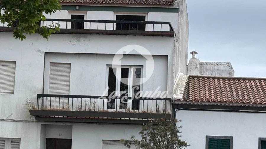 Moradia T4 para Venda em Ponta Delgada (São José)