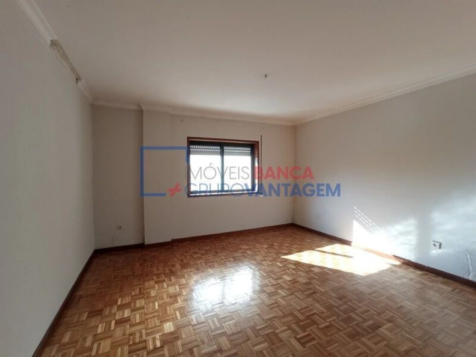 Apartamento T2 para Venda em Rio Tinto Foto 10