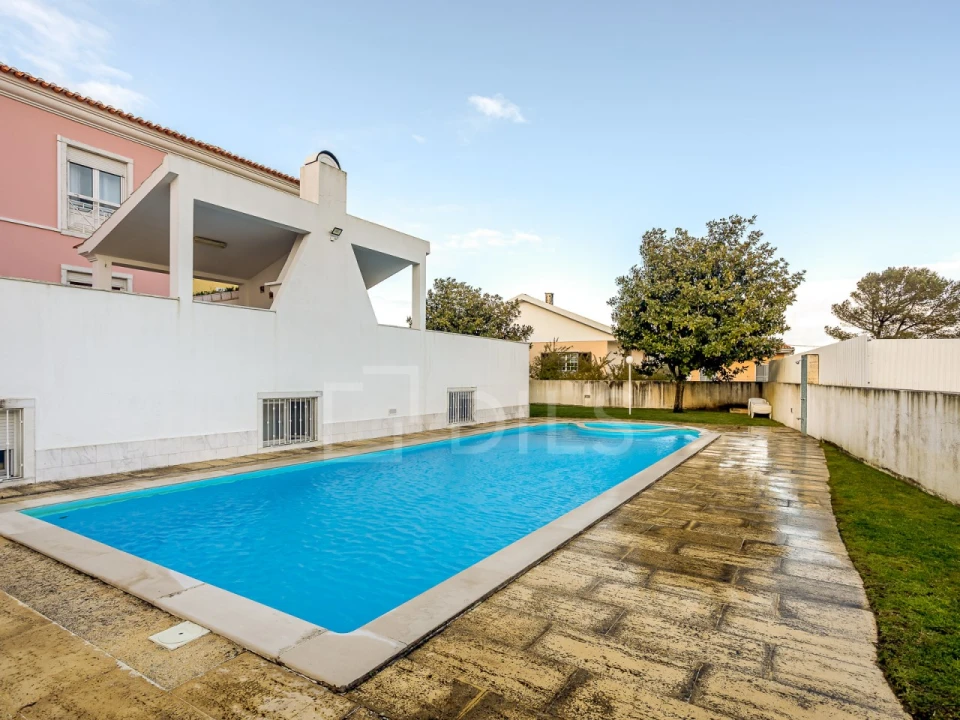 Moradia T4 para Venda em Alcabideche Foto 32