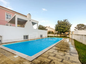 Moradia T4 para Venda em Alcabideche