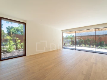 Moradia T3 para Venda em Aldoar, Foz do Douro e Nevogilde