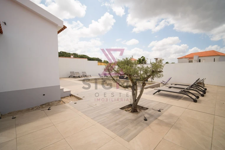 Moradia T4 para Venda em Vermelha Foto 4