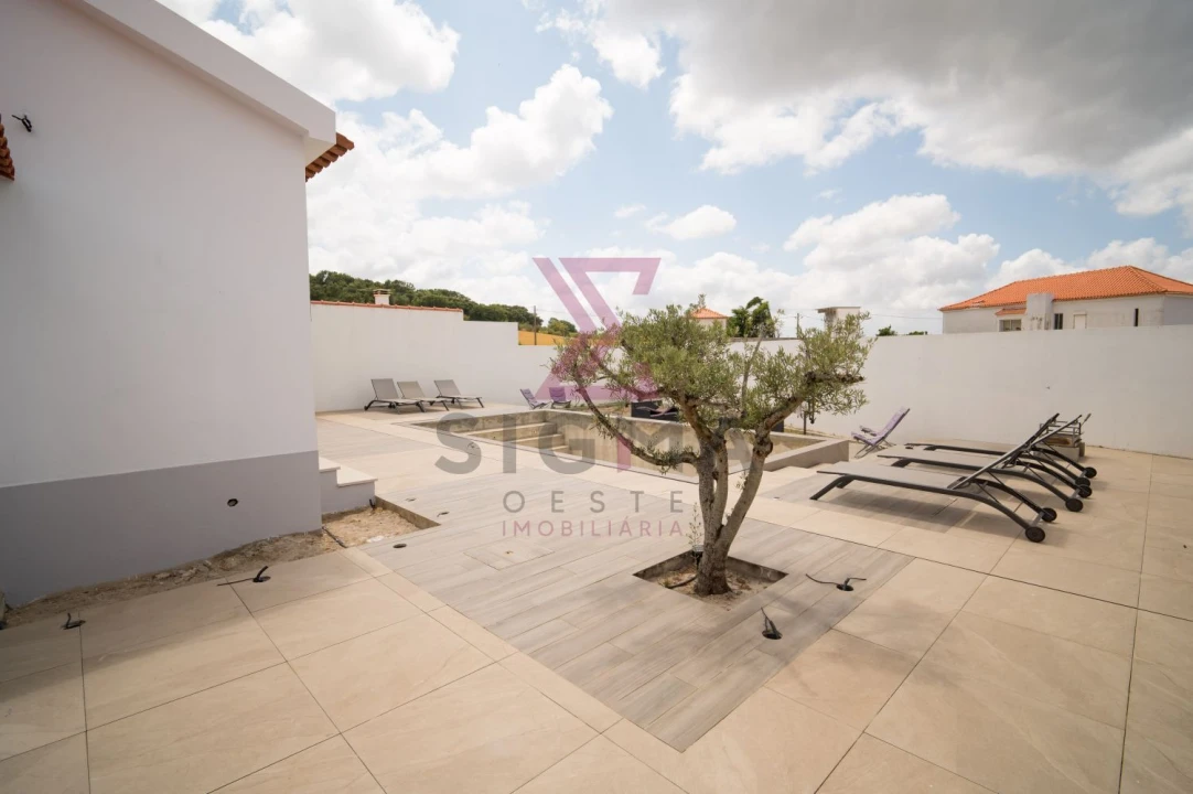 Moradia T4 para Venda em Vermelha Foto 4