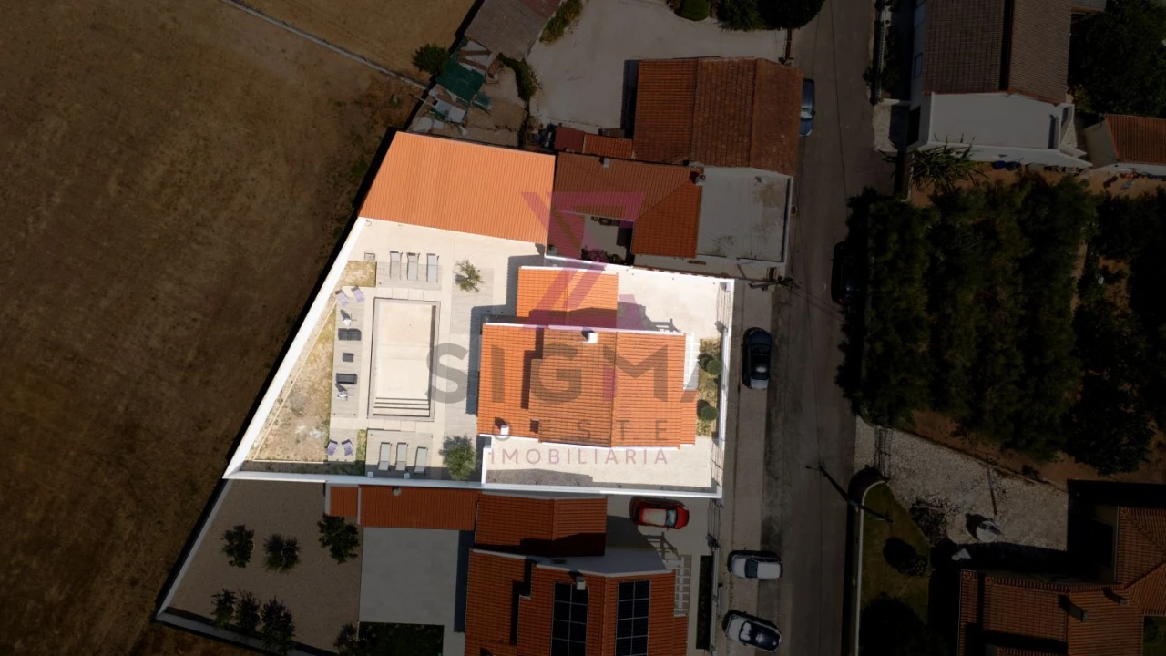 Moradia T4 para Venda em Vermelha Foto 32