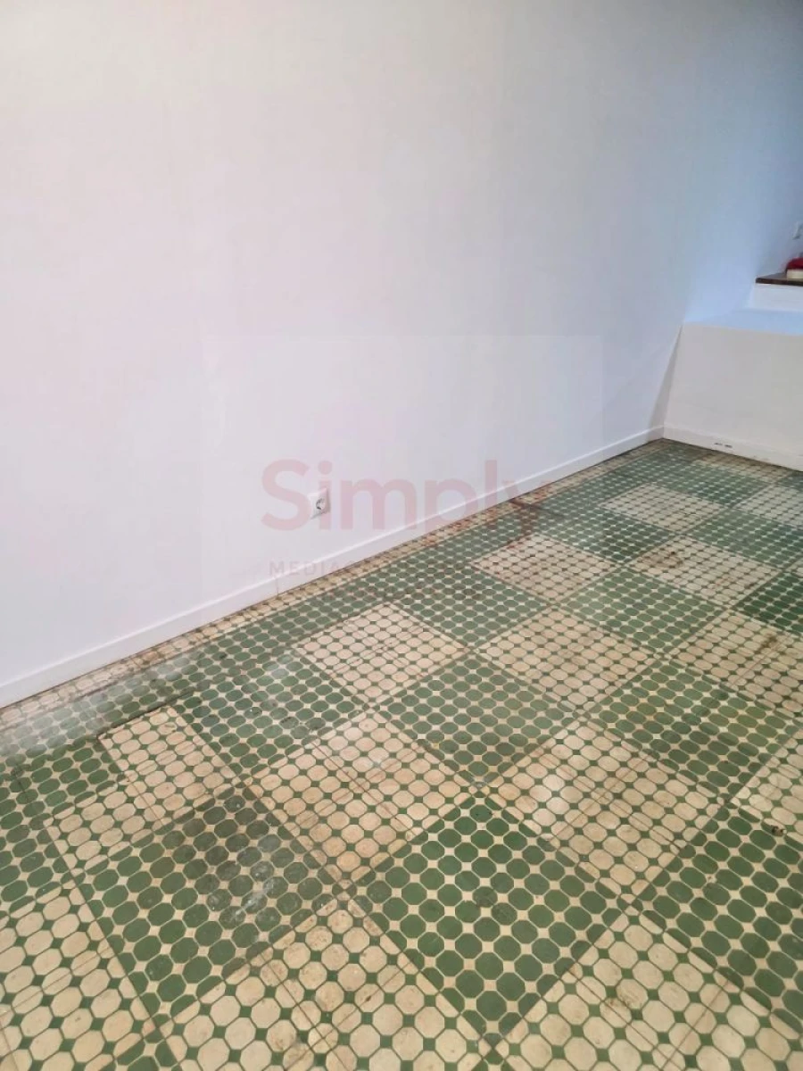 Apartamento T0 para Venda em Ajuda Foto 4