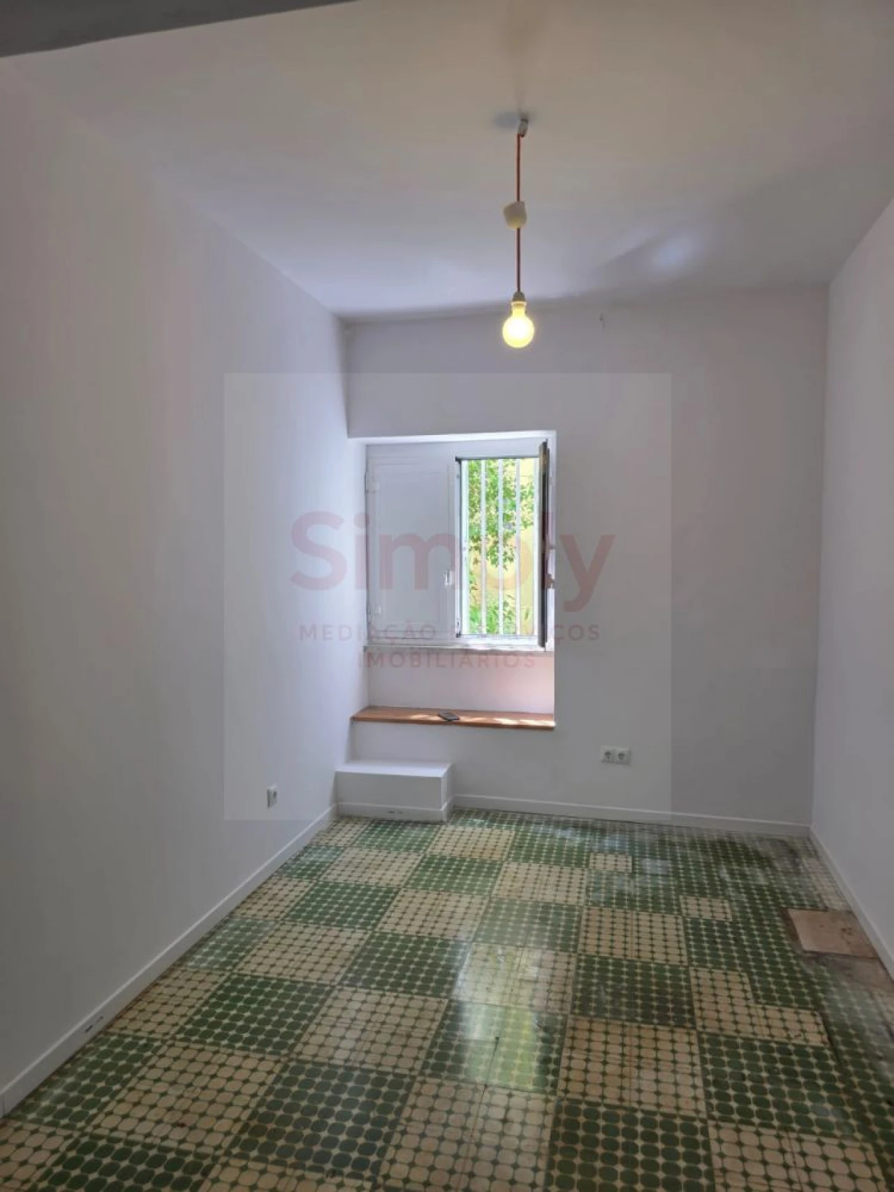 Apartamento T0 para Venda em Ajuda Foto 1