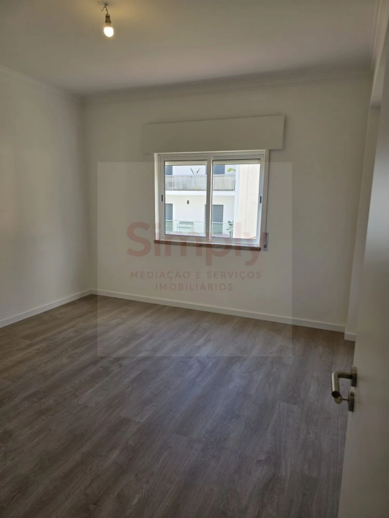Apartamento T0 para Venda em Porto Salvo Foto 23
