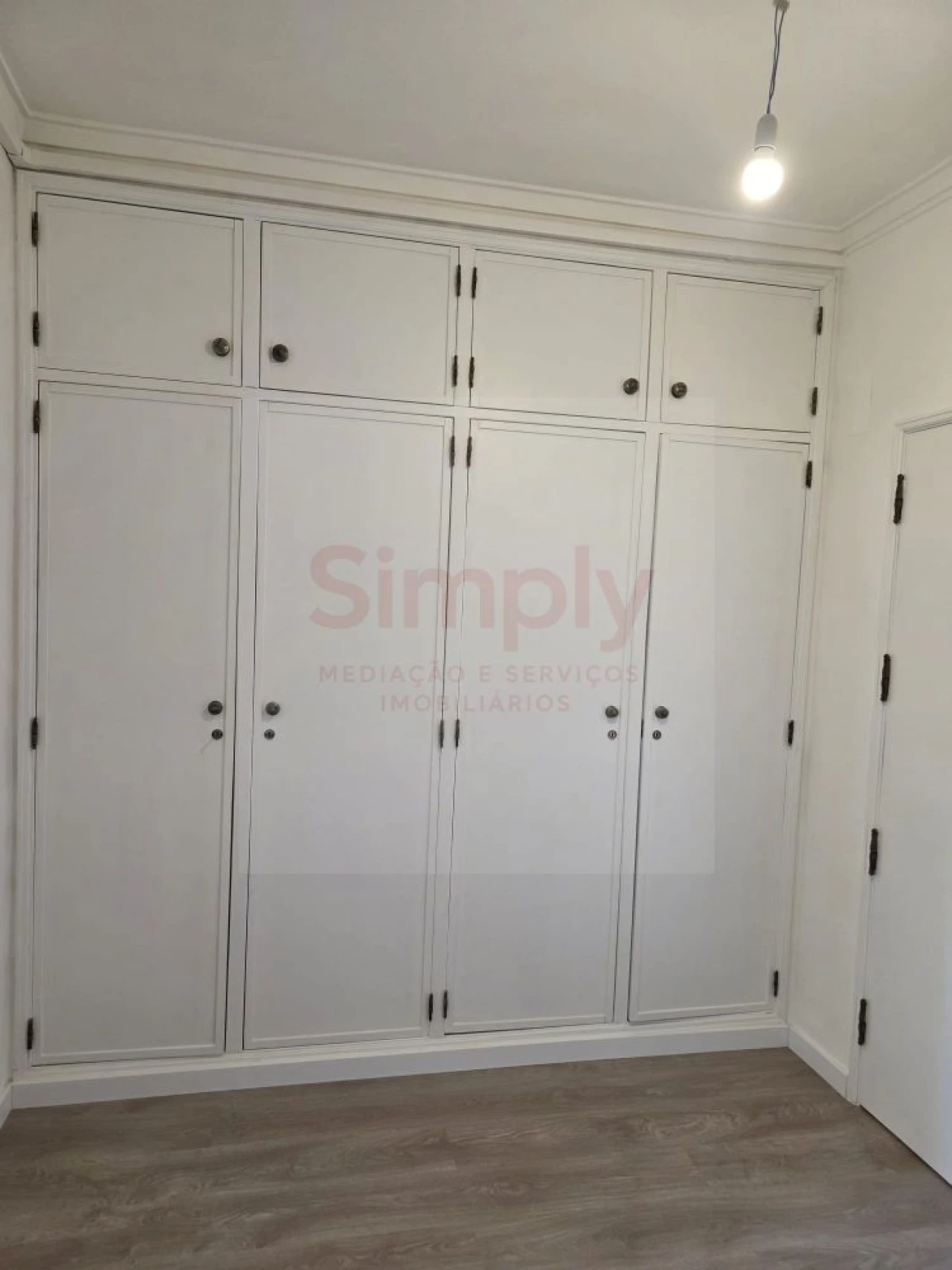 Apartamento T0 para Venda em Porto Salvo Foto 38