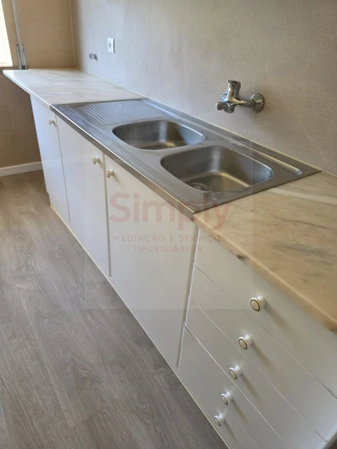 Apartamento T0 para Venda em Porto Salvo